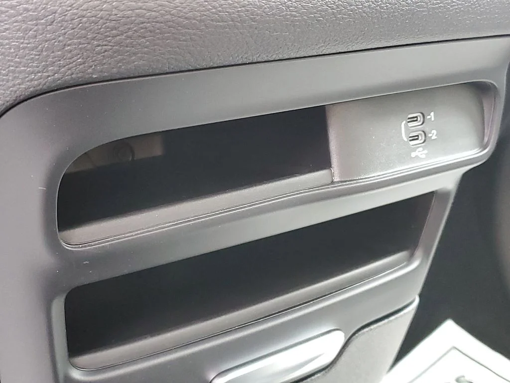 2026 Chrysler Pacifica Select - Photo 21