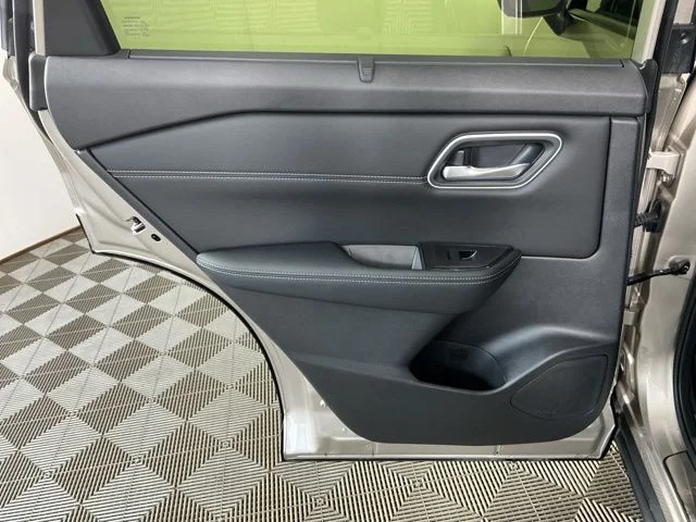New 2026 Silver Nissan Platinum image 20