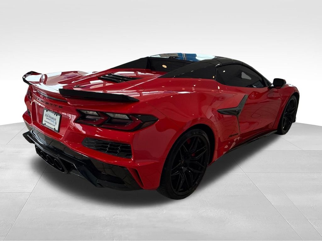 Used 2023 Red Chevrolet Z06 image 5