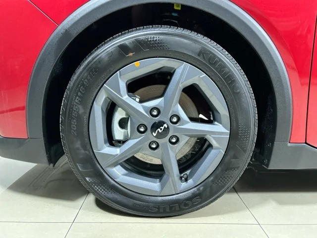 New 2026 FIERY RED Kia LXS image 10
