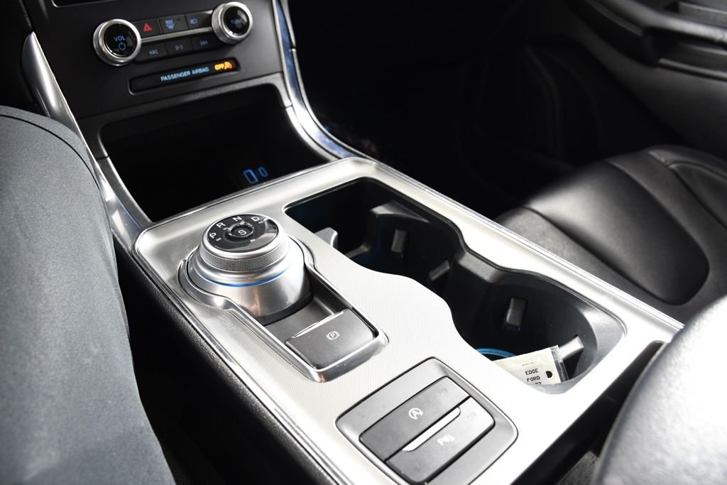 Used 2022 Agate Black Metallic Ford Titanium image 33