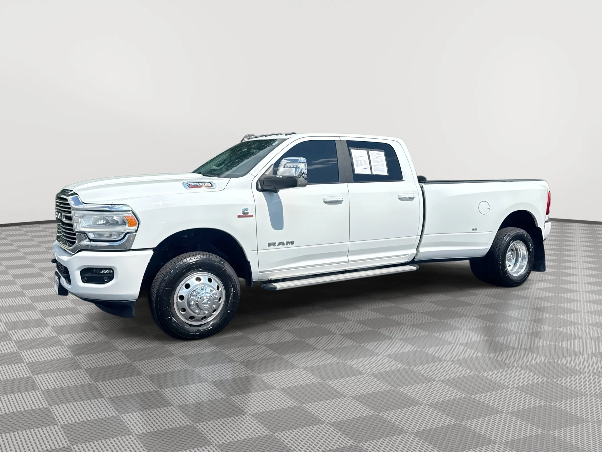 2024 RAM 3500 Laramie 4X4 Crew Cab LWB's photo