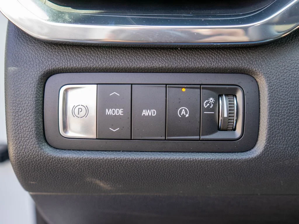 New 2026 Glacier White Tricoat GMC Denali image 21