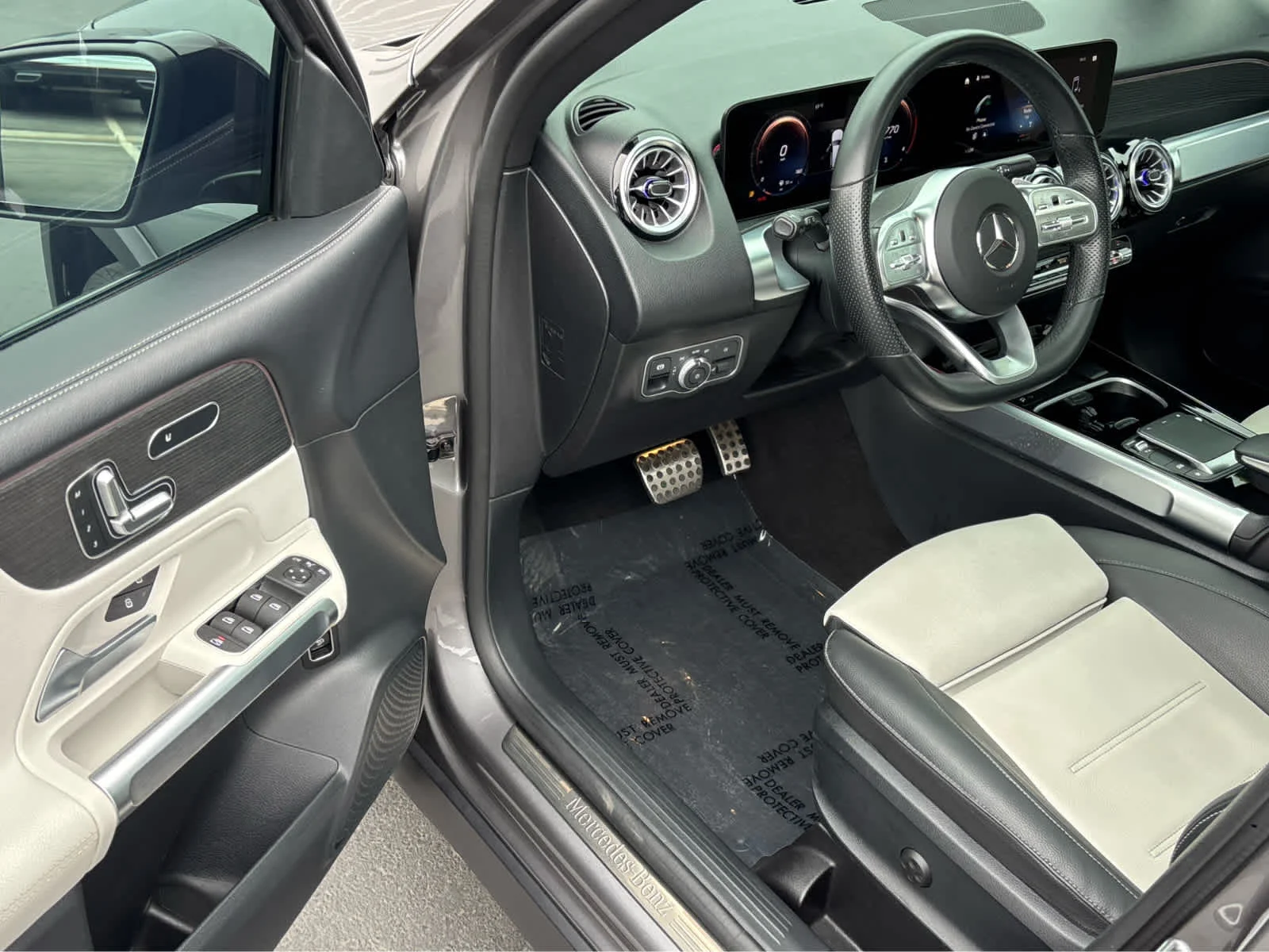 Used 2023 Mountain Grey Metallic Mercedes-Benz GLB 250 image 9