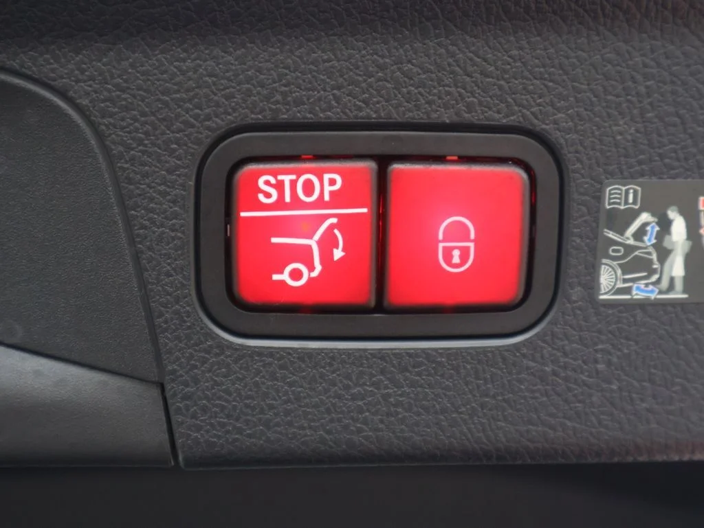 Used 2025 MANUFAKTUR Cardinal Red Mercedes-Benz GLE 450 image 18