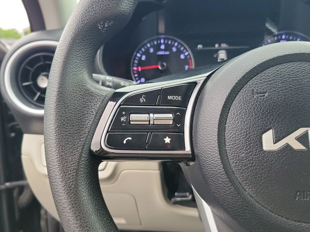 Used 2023 Black Kia LXS image 15