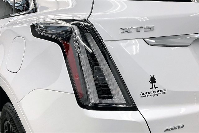 Used 2025 Crystal White Tricoat Cadillac Sport image 36