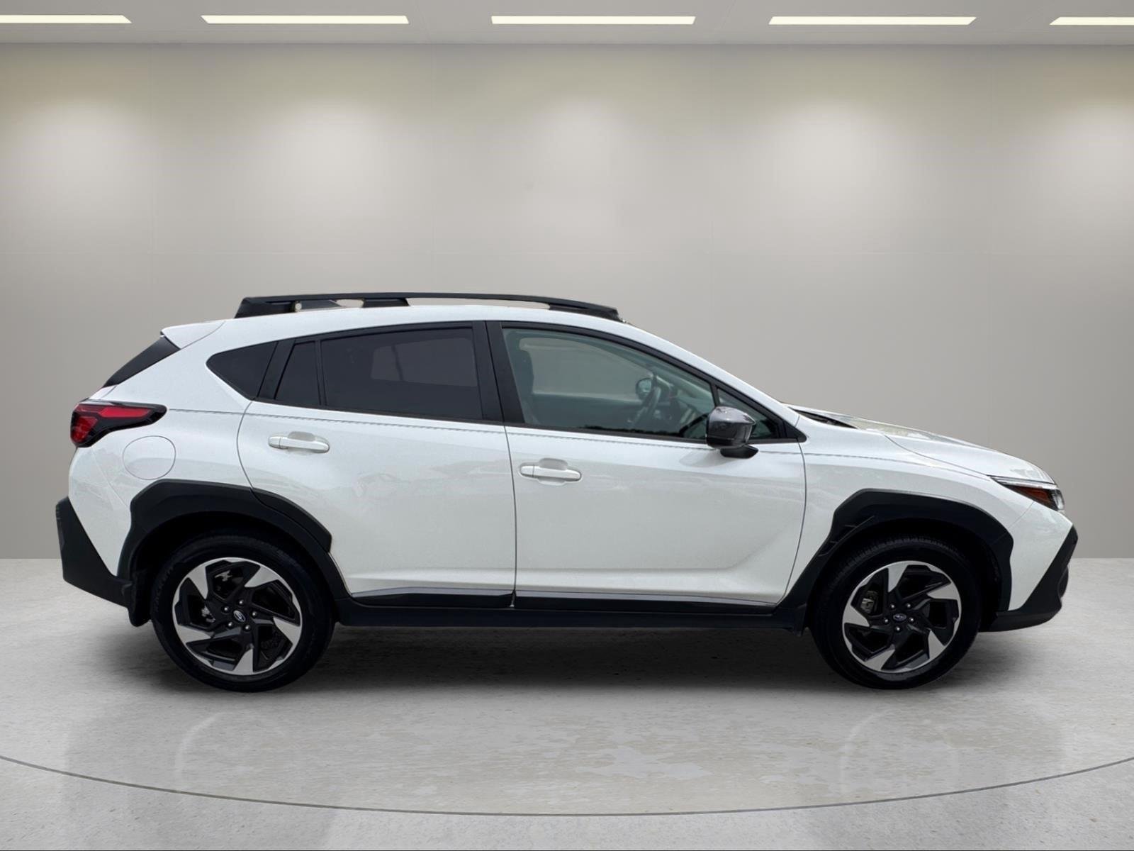 Used 2024 Crystal White Pearl Subaru Limited image 6