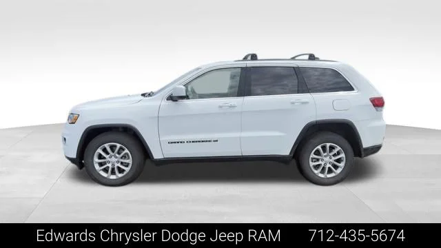 Used 2022 White Jeep Laredo E image 5