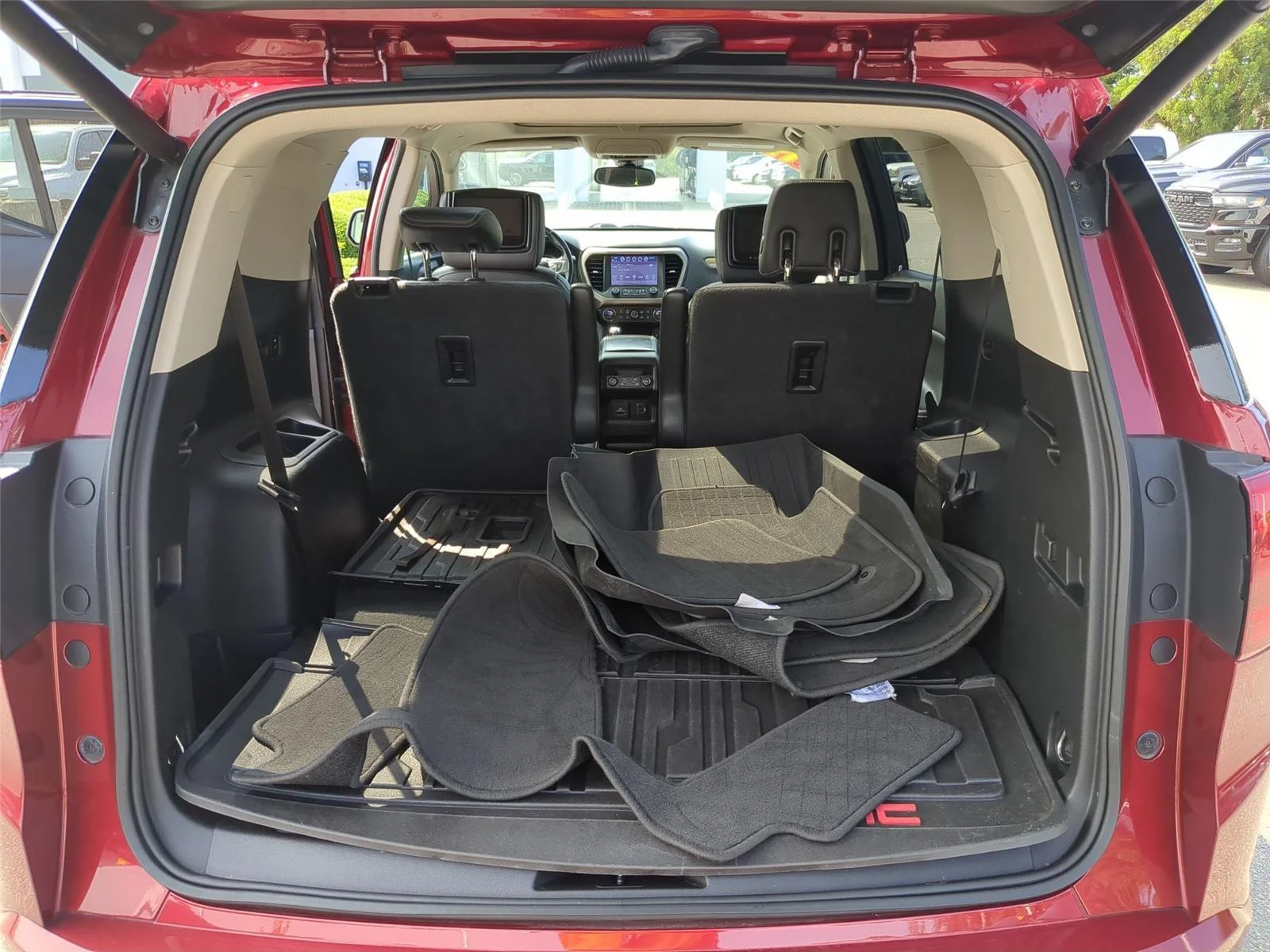 Used 2019 Red Quartz Tintcoat GMC Denali image 35