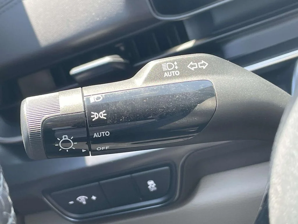 Used 2025 Gray Kia LXS image 20