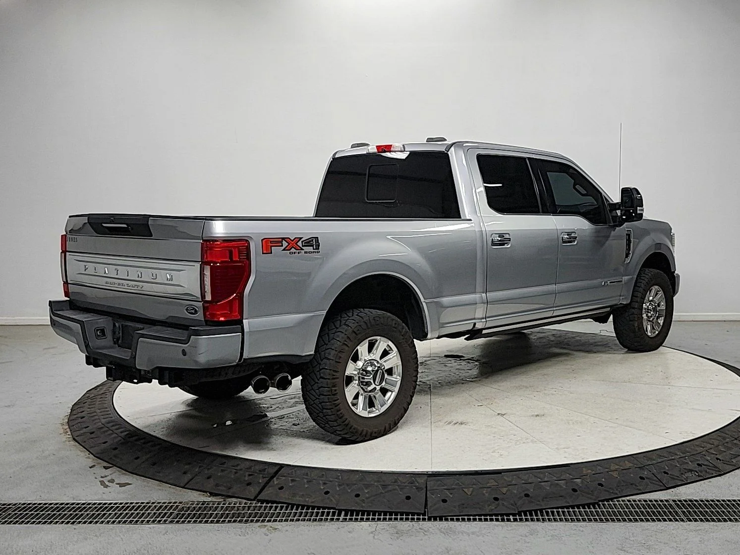 Used 2021 Silver Ford Platinum image 7