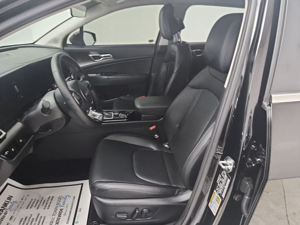 Used 2025 Black Kia EX image 17