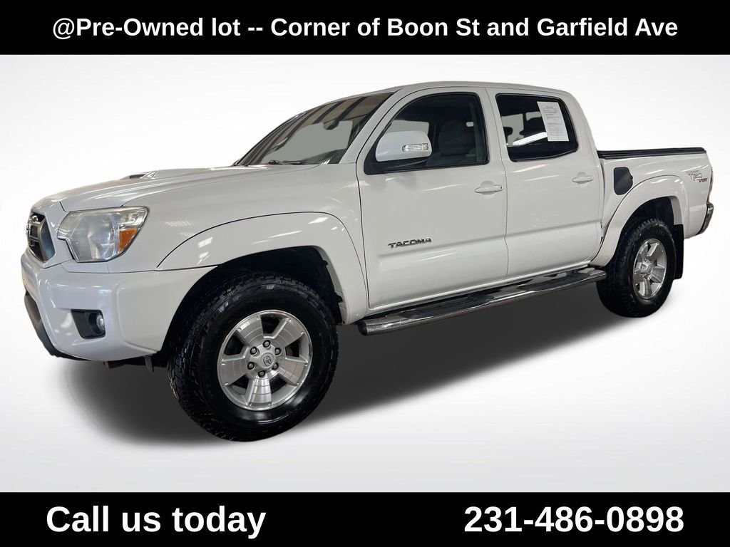 Used 2013 White Toyota Base image 1
