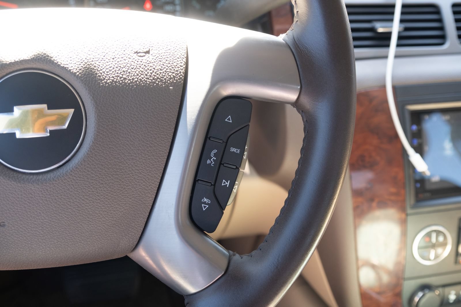 Used 2013 SUMMIT WHITE Chevrolet LTZ image 7
