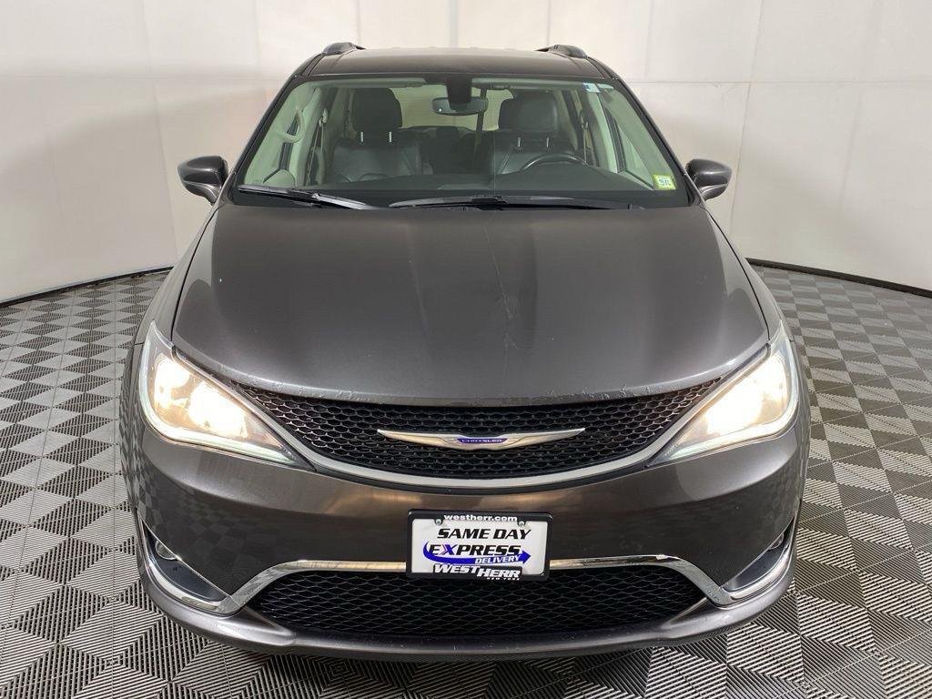 Used 2020 Crystal Metallic Chrysler Touring L image 29