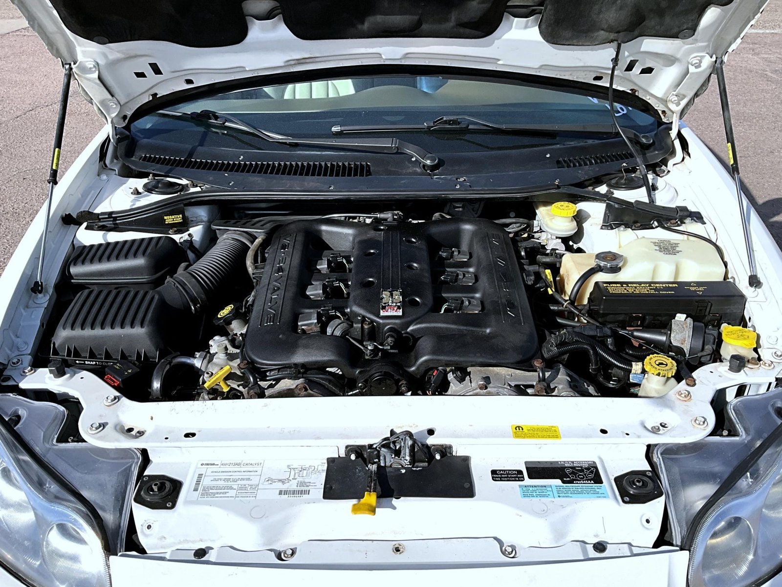 Used 1999 White Chrysler Base image 25