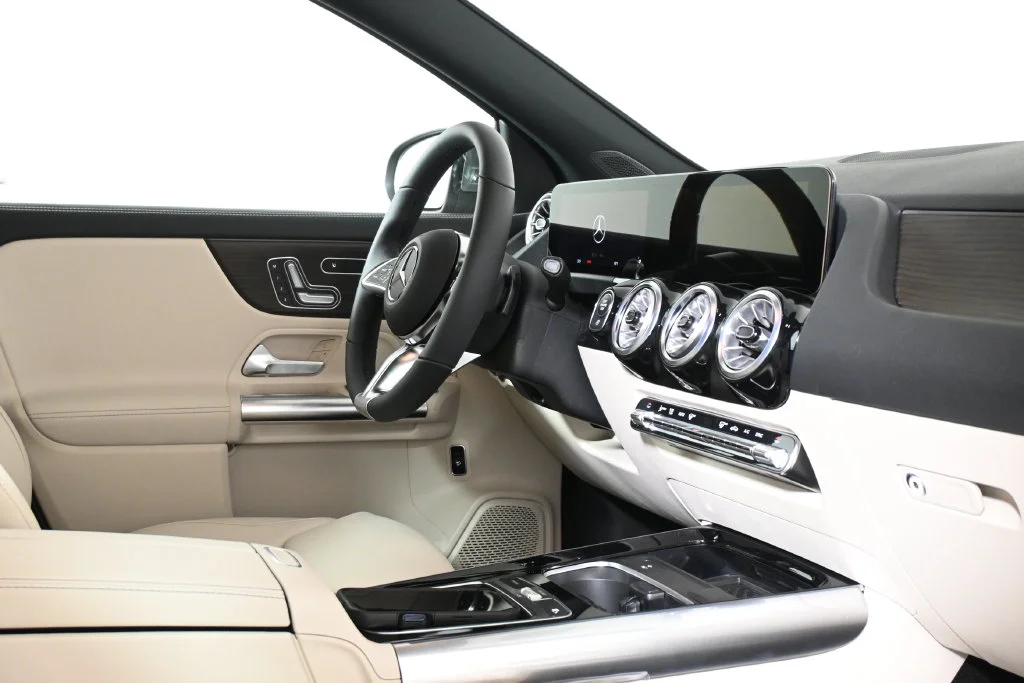 Used 2026 Gray Mercedes-Benz GLA 250 image 30