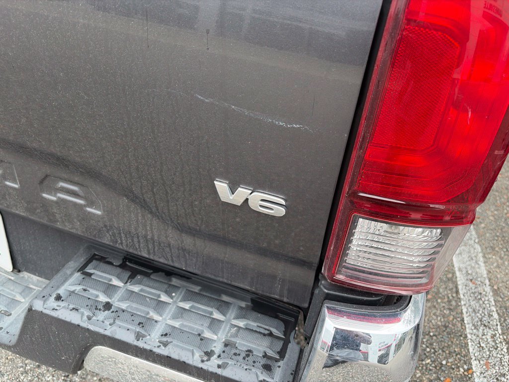 Used 2018 Gray Toyota SR5 image 4