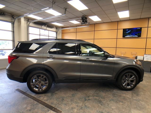 New 2026 Carbonized Gray Metallic Ford Active image 8