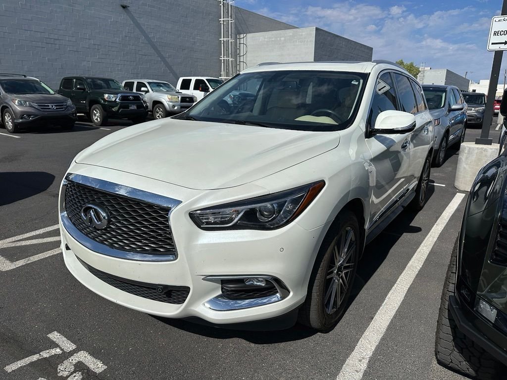 Used 2017 White INFINITI Base image 7