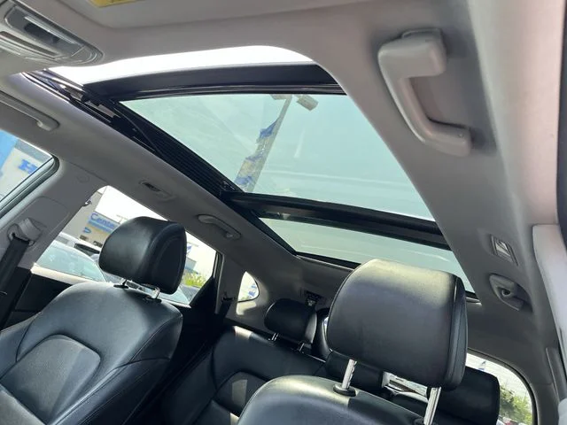 Used 2017 Silver Hyundai Limited image 18