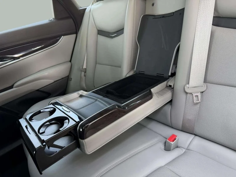 Used 2017 Silver Cadillac Luxury image 23