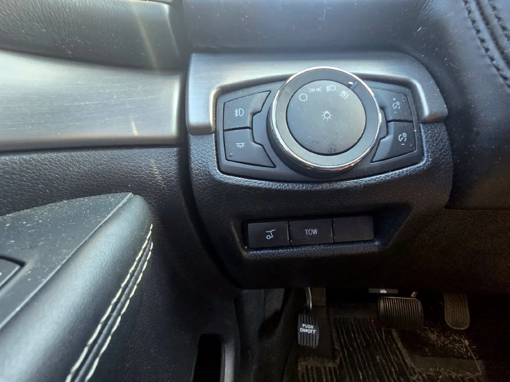 Used 2018 Gray Ford Platinum image 23