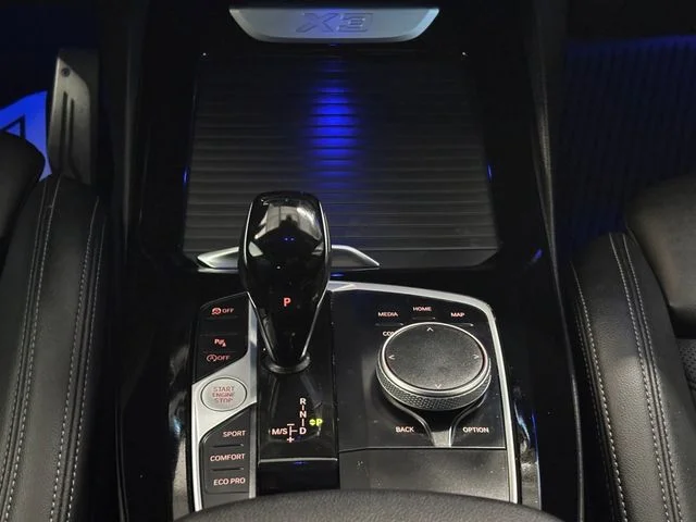 Used 2022 White BMW sDrive30i image 6