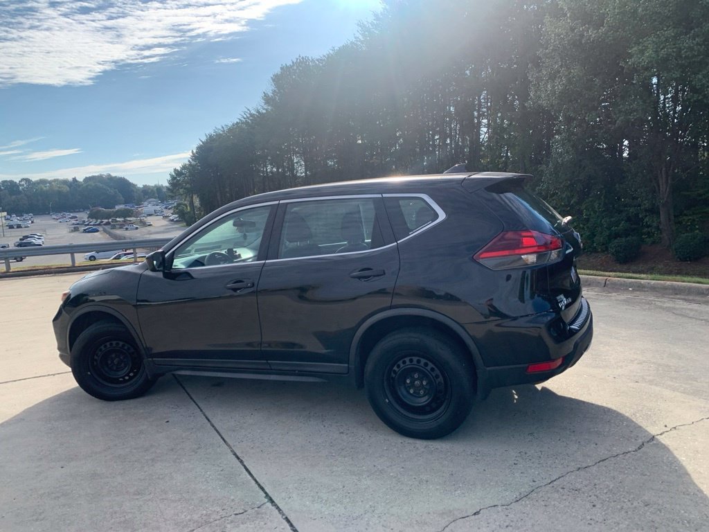 Used 2018 Black Nissan S image 17