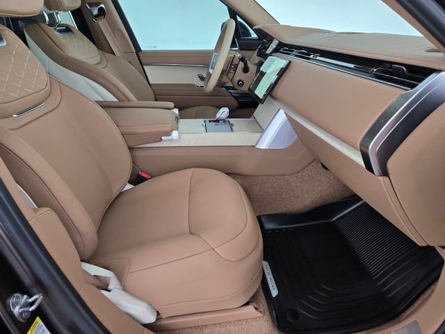 New 2026 Tourmaline Brown in Satin finish Land Rover SV image 3