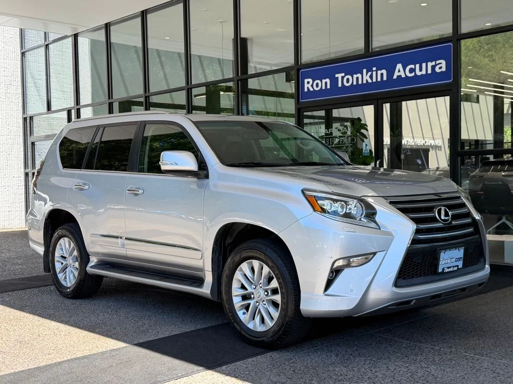 Used 2016 Silver Lining Metallic Lexus 460 image 2