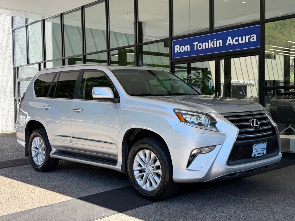 Used 2016 Silver Lining Metallic Lexus 460 image 2