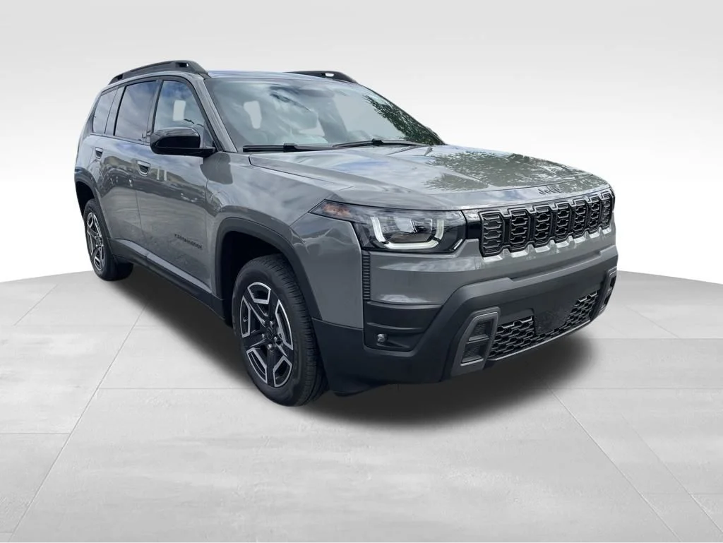 New 2026 Sting-Gray Clear-Coat Exterior Paint Jeep Laredo image 7