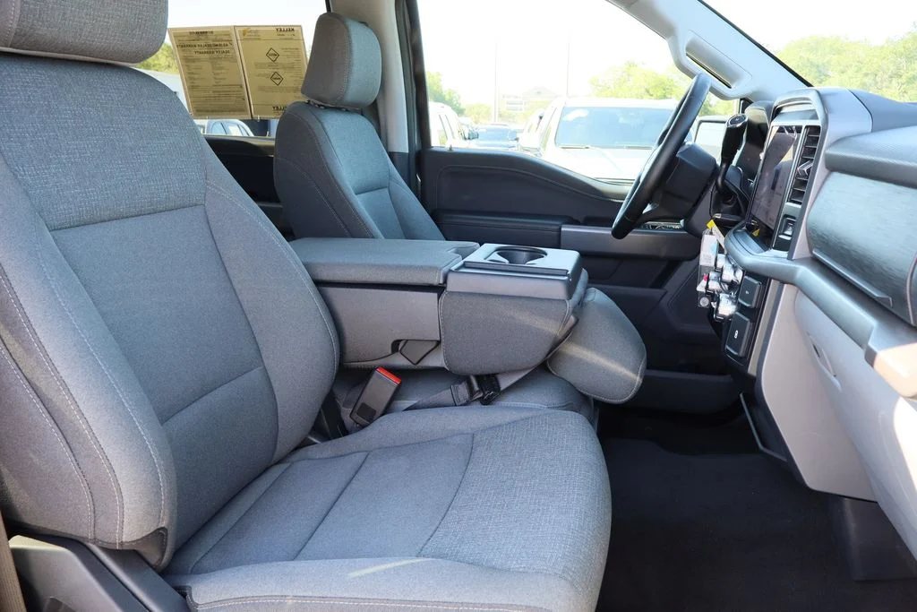 Used 2025 Gray Ford XLT image 27