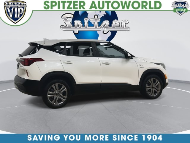 Used 2023 White Kia LX image 9