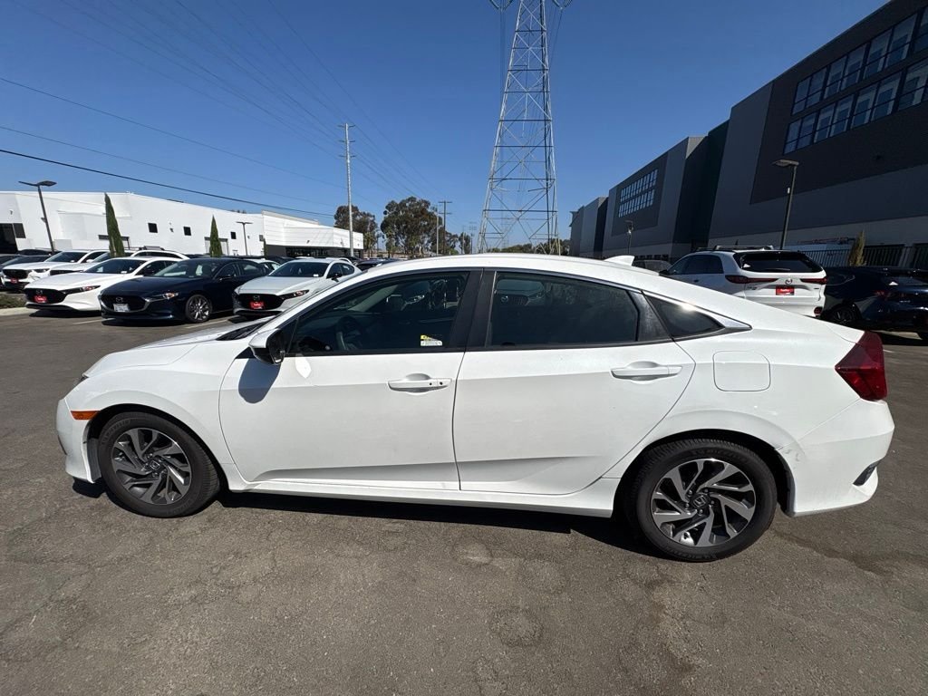 Used 2017  Honda EX image 9
