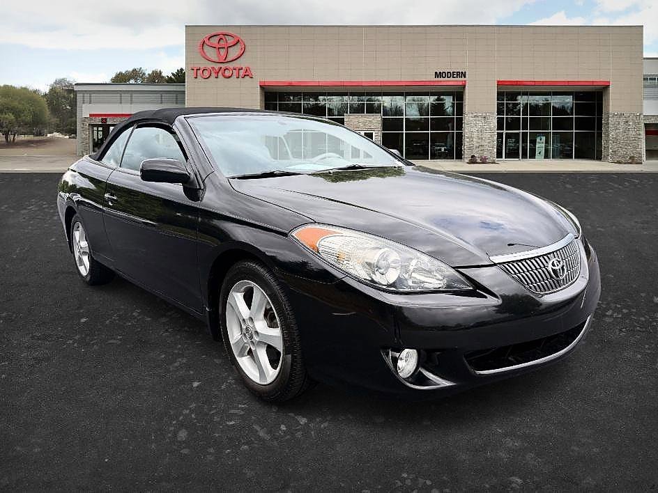 Used 2005 Black Toyota SLE image 3