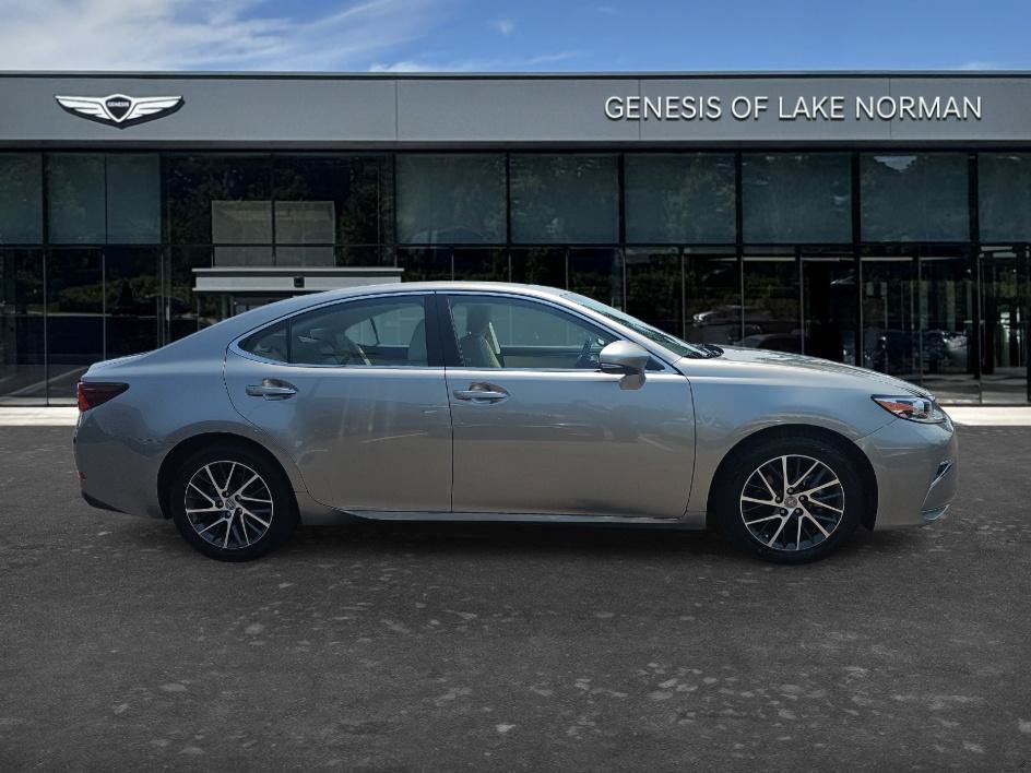 Used 2017 Atomic Silver Lexus ES 350 image 4
