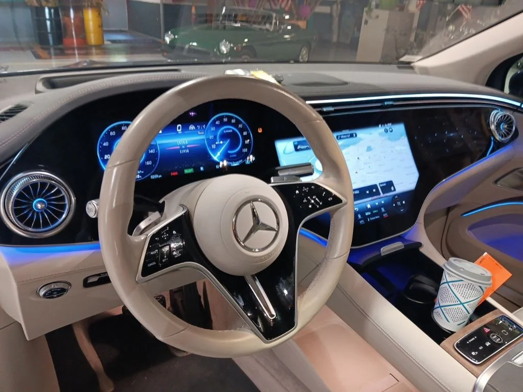 Used 2023 Blue Mercedes-Benz 580 image 5