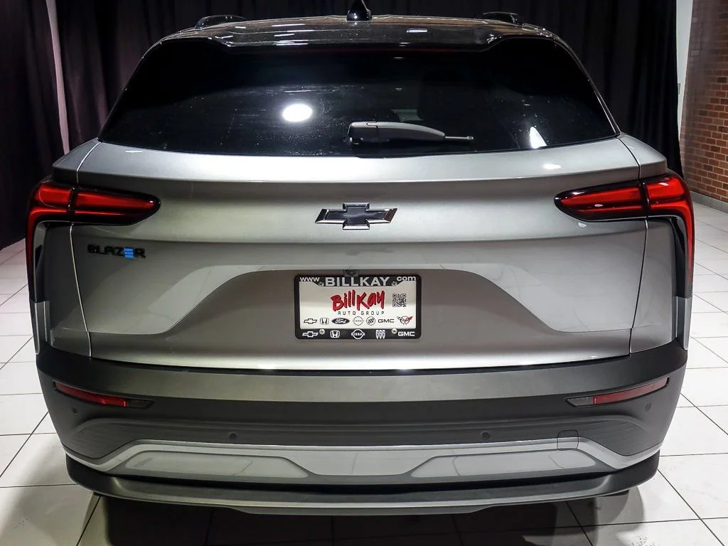 New 2025 Sterling Gray Metallic Chevrolet LT image 8