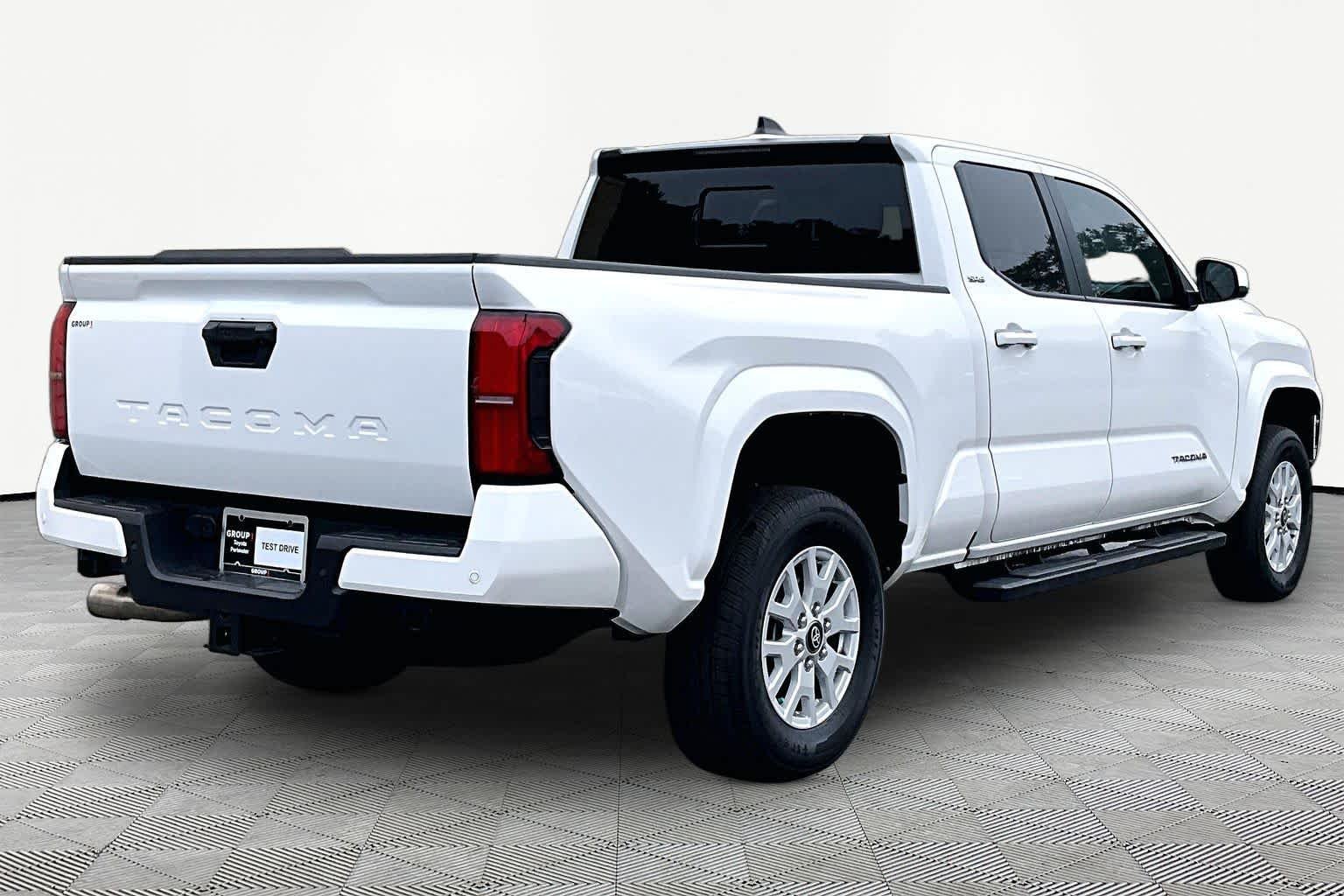 Used 2024 Ice Cap Toyota SR5 image 13