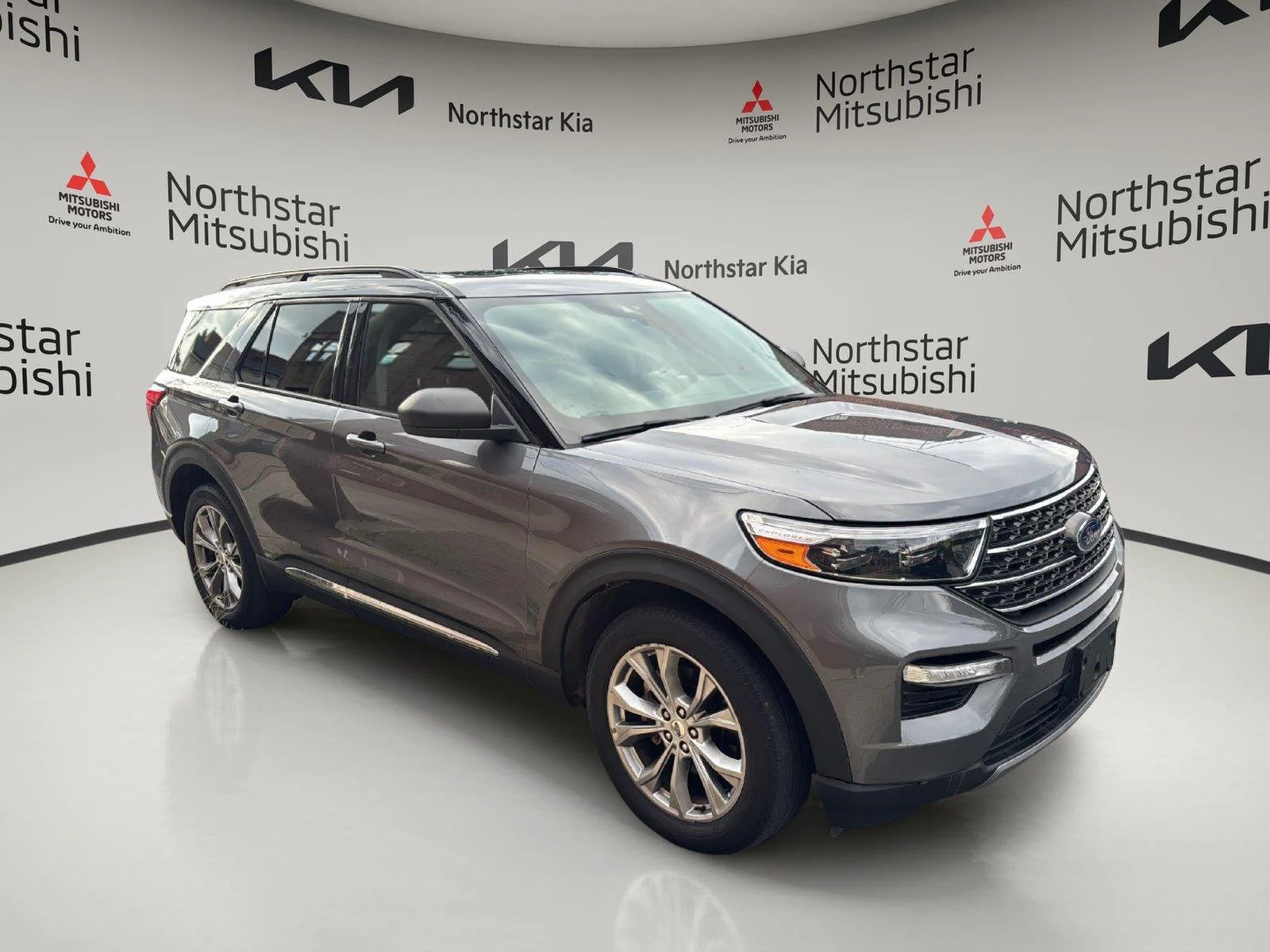 Used 2022 Carbonized Gray Metallic Ford XLT image 9