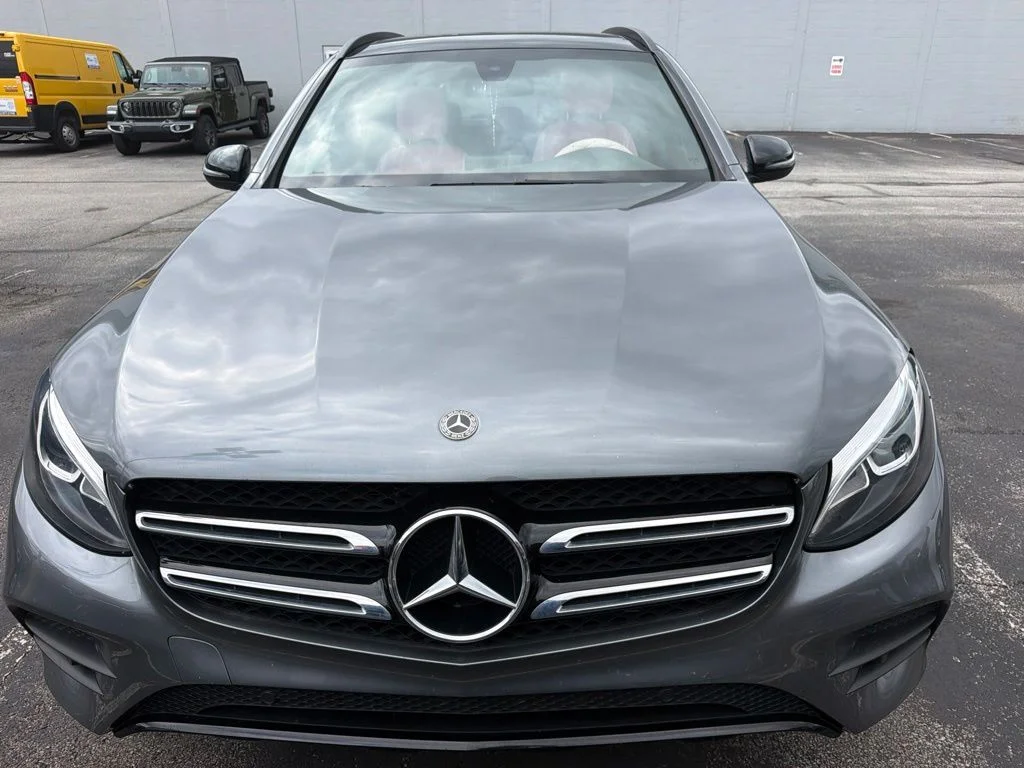 Used 2019  Mercedes-Benz GLC 300 image 2
