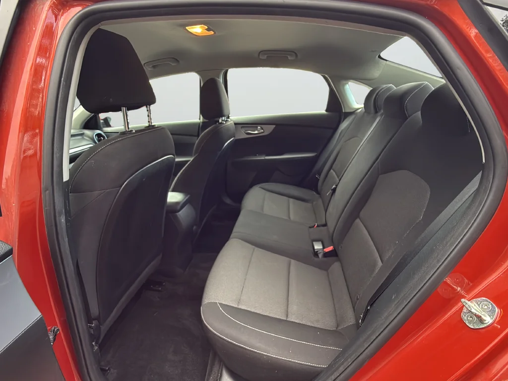 Used 2023 Red Kia LXS image 27