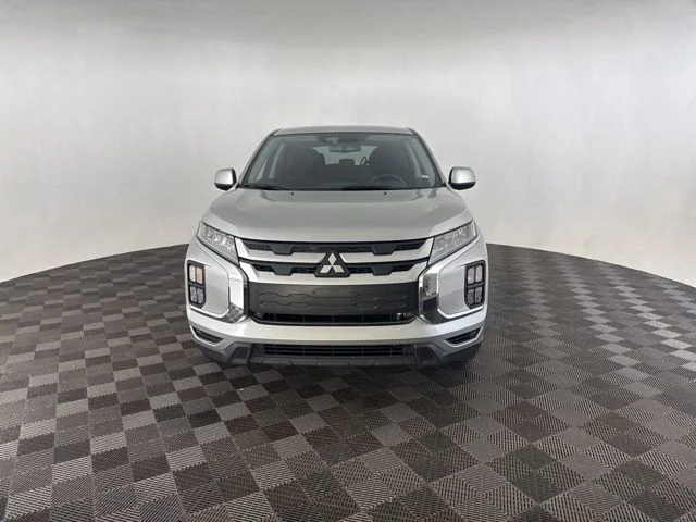Used 2024 Black Mitsubishi  image 2