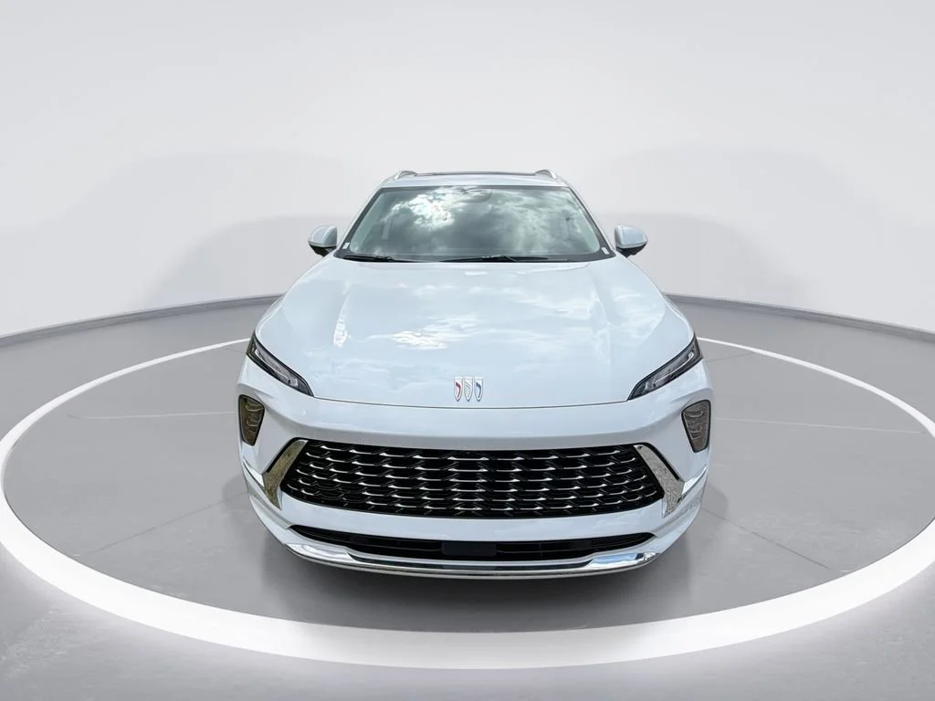 New 2026 Iridescent White Tricoat Buick Avenir image 3