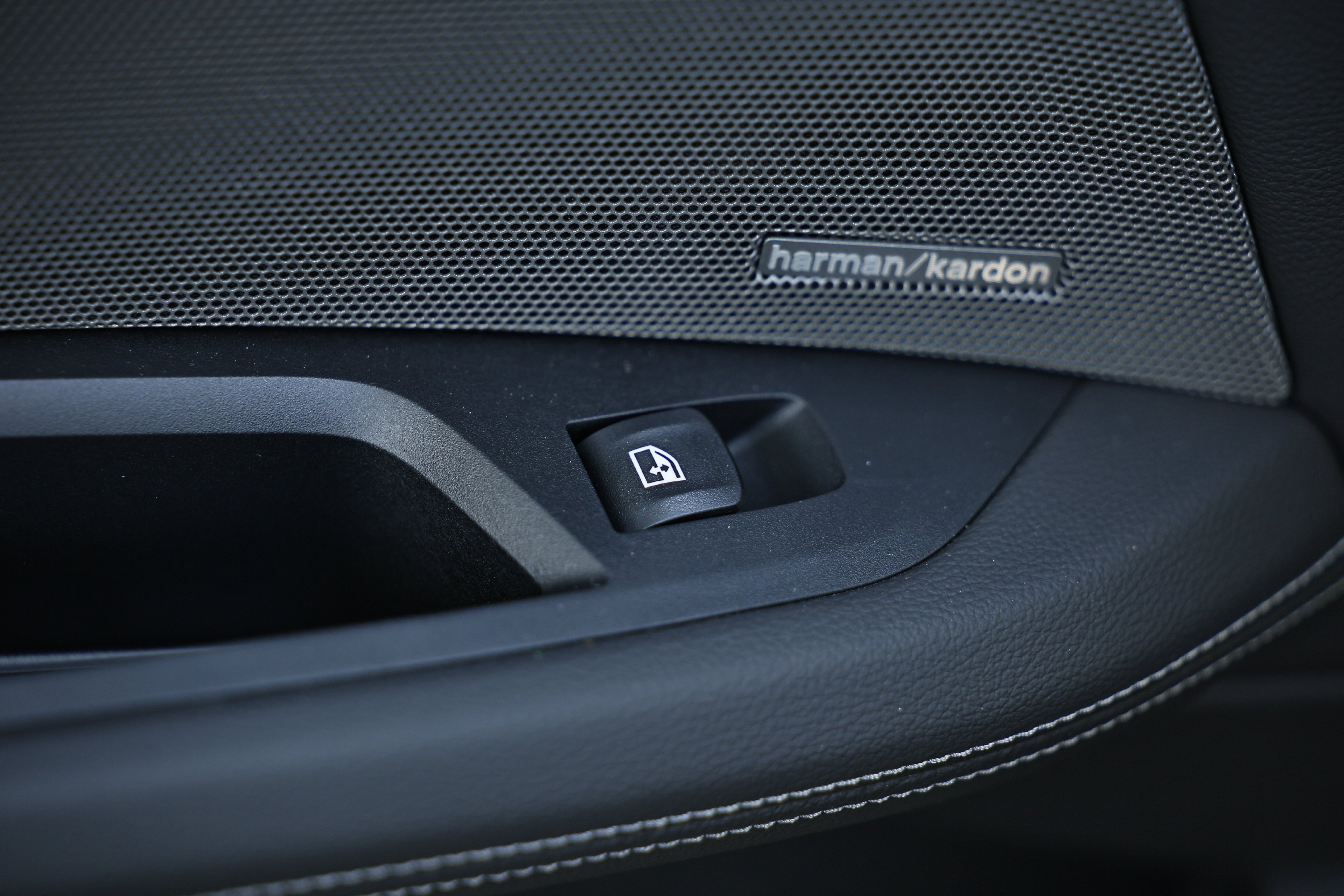 2026 BMW 4 Series M440i - Photo 23