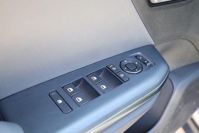 Used 2025 Steel Gray Kia LXS image 20