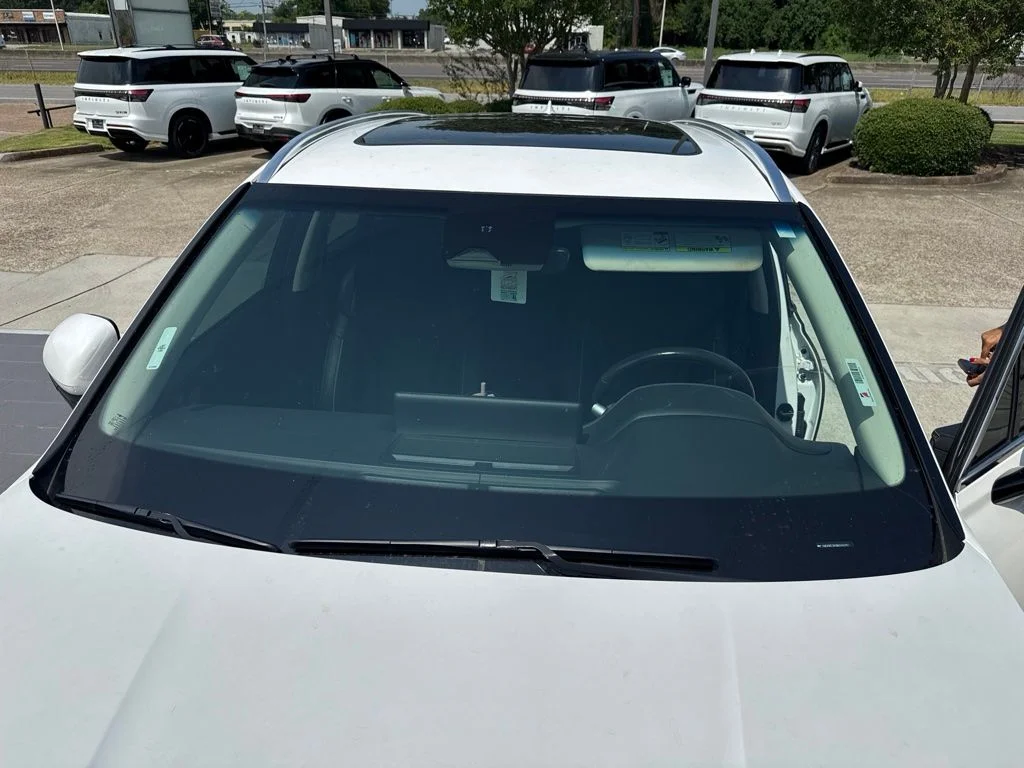 Used 2021 White Genesis 2.5T image 9